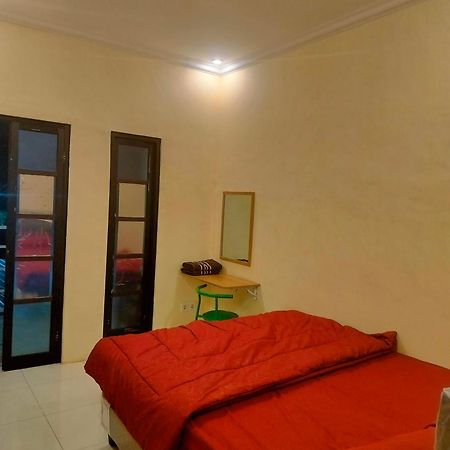 Sulfat Indah Home Stay Syariah Ngadipuro Exteriör bild